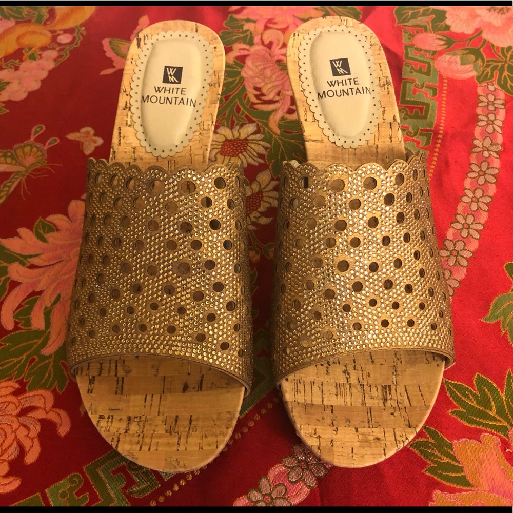 Gold Wedge Sandal - White Mountain